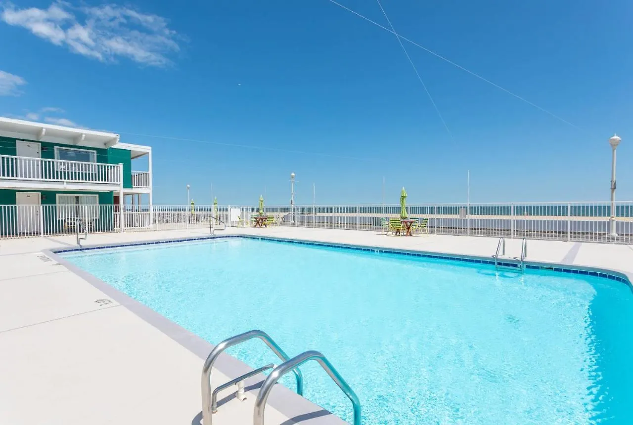Fish Tales Boardwalk Inn & Ocean Mecca Motel