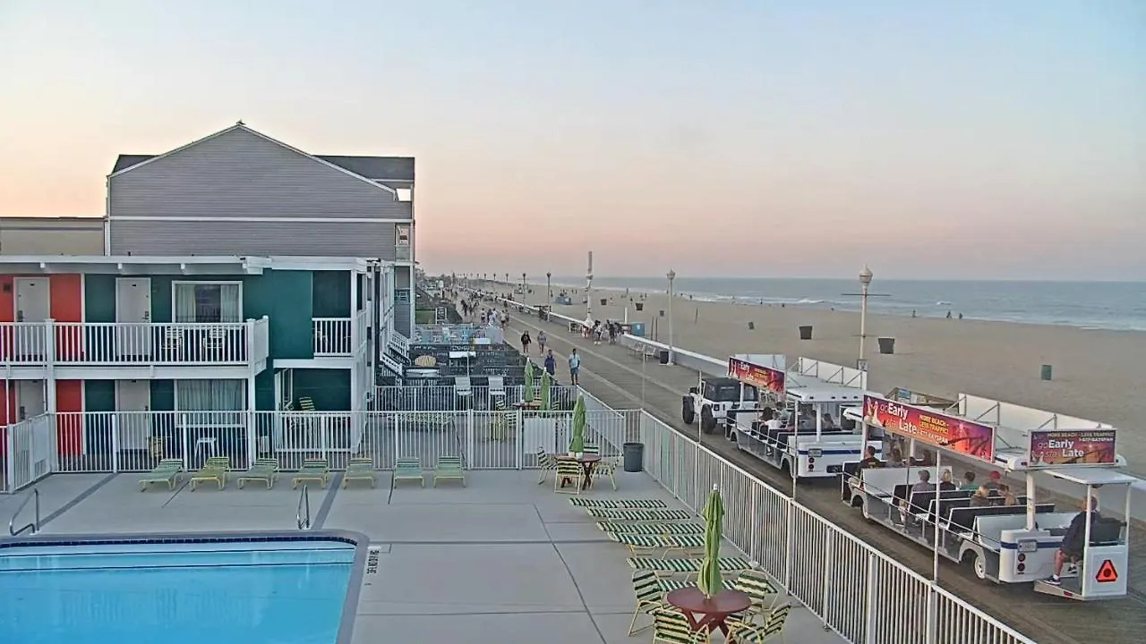 Fish Tales Boardwalk Inn & Ocean Mecca Motel