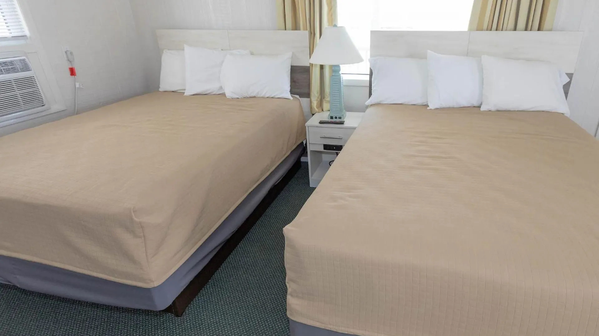 Fish Tales Boardwalk Inn & Ocean Mecca Motel