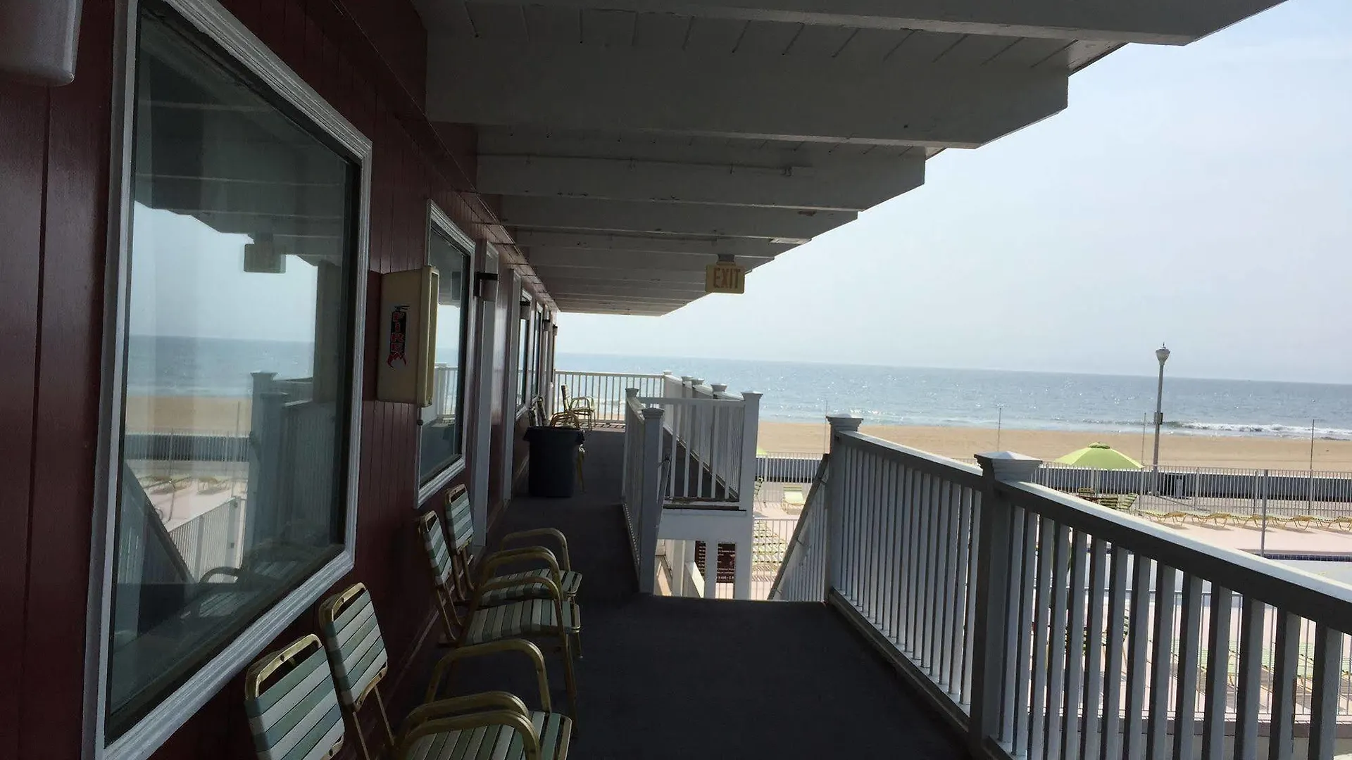 Fish Tales Boardwalk Inn & Ocean Mecca Motel