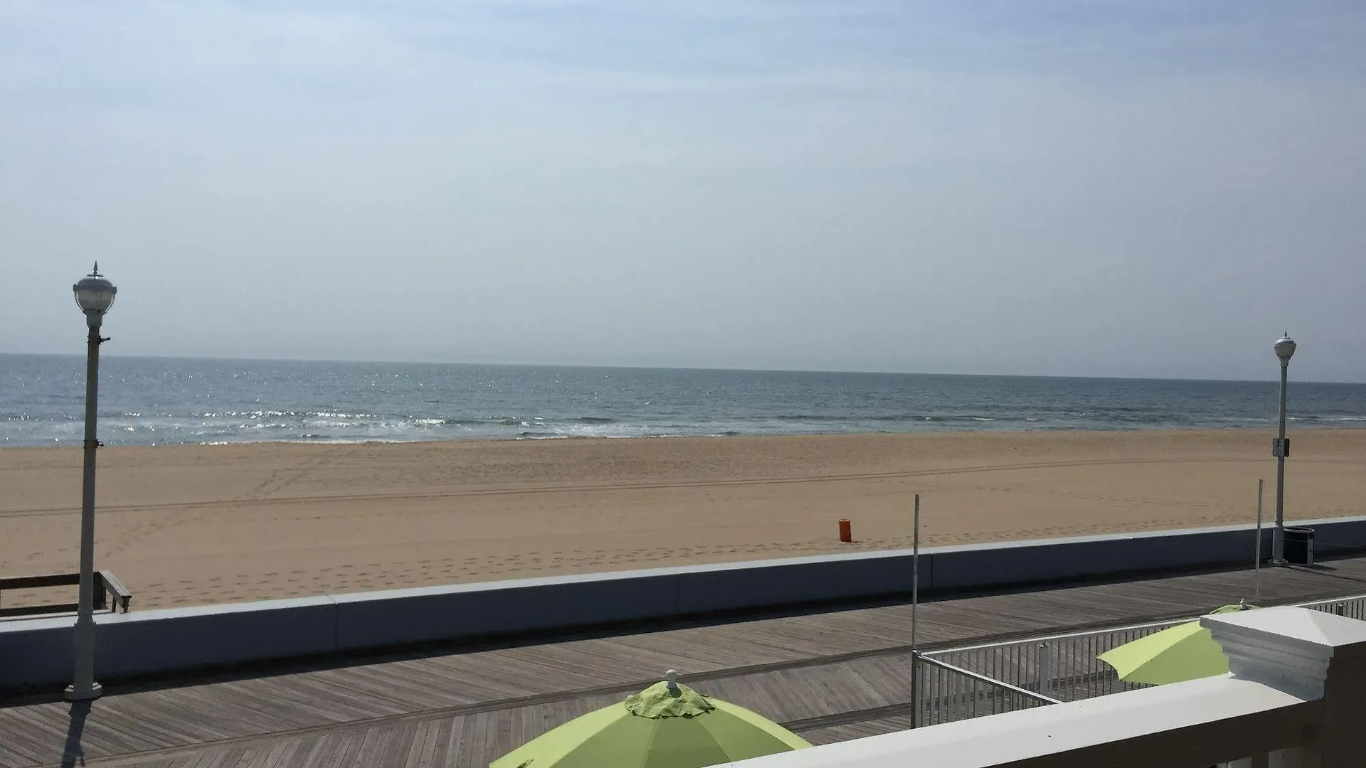 Fish Tales Boardwalk Inn & Ocean Mecca Motel